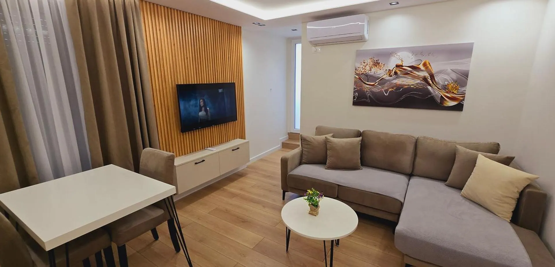 Arkle 2 Apartments Tirana 0*,  Albania